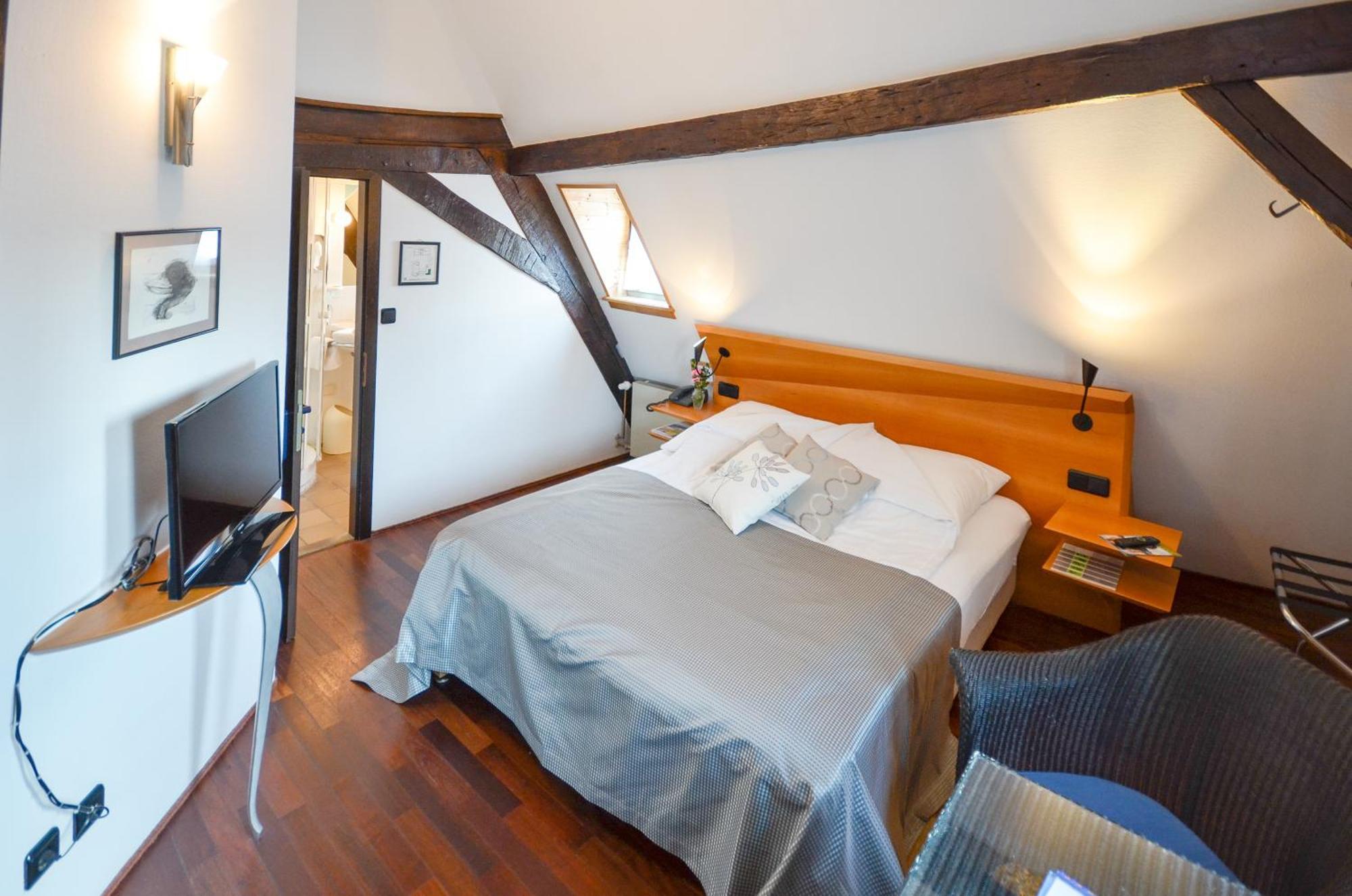 Restaurant & ****Hotel Hoeerhof Idstein Ruang foto